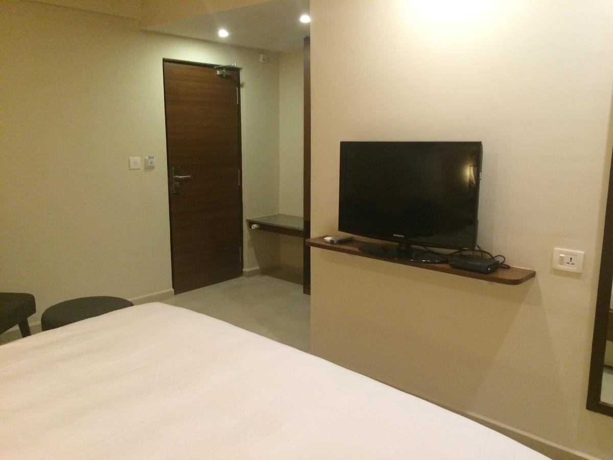 Best Western Alkapuri, Вадодара Екстериор снимка