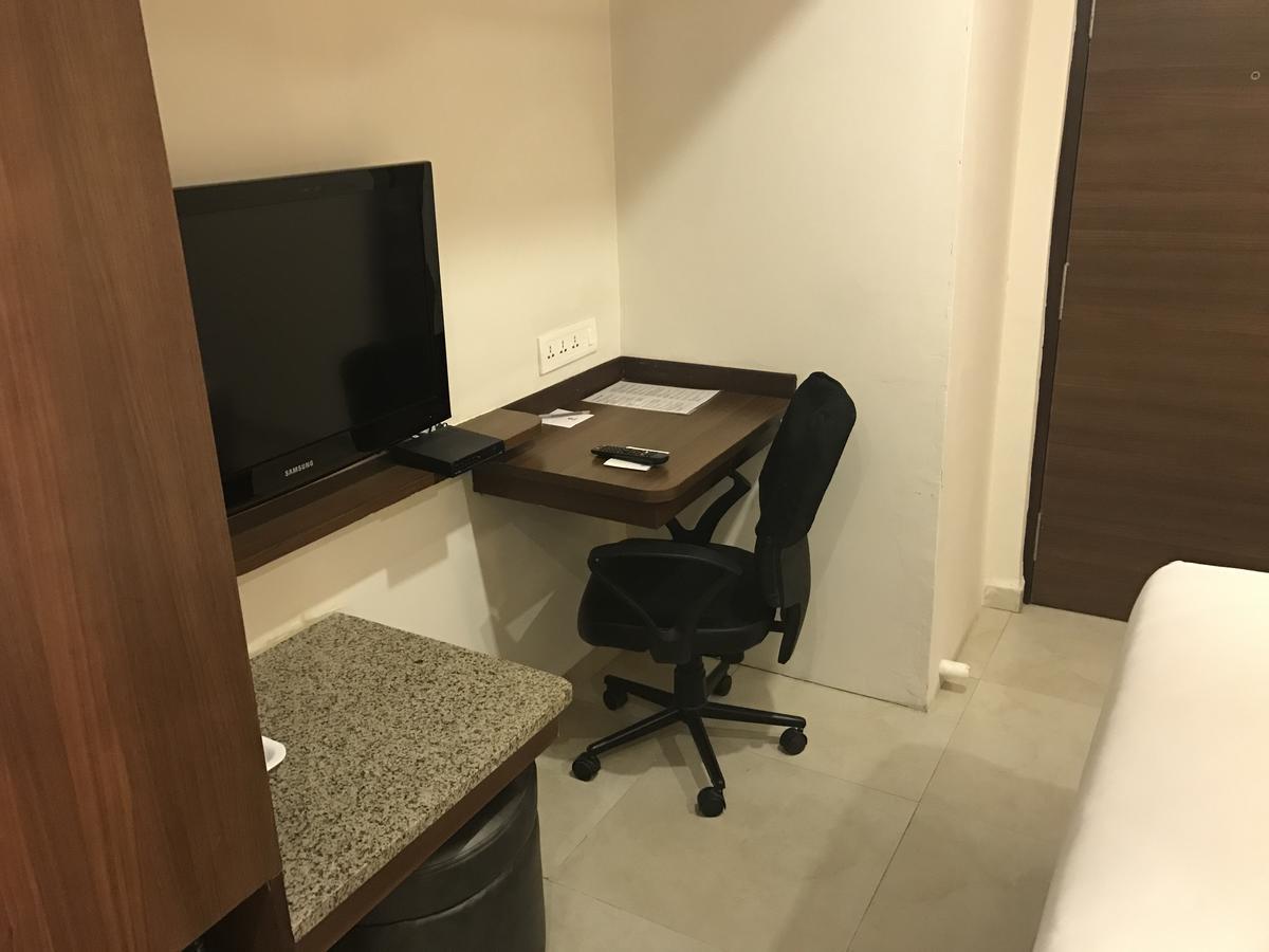 Best Western Alkapuri, Вадодара Екстериор снимка