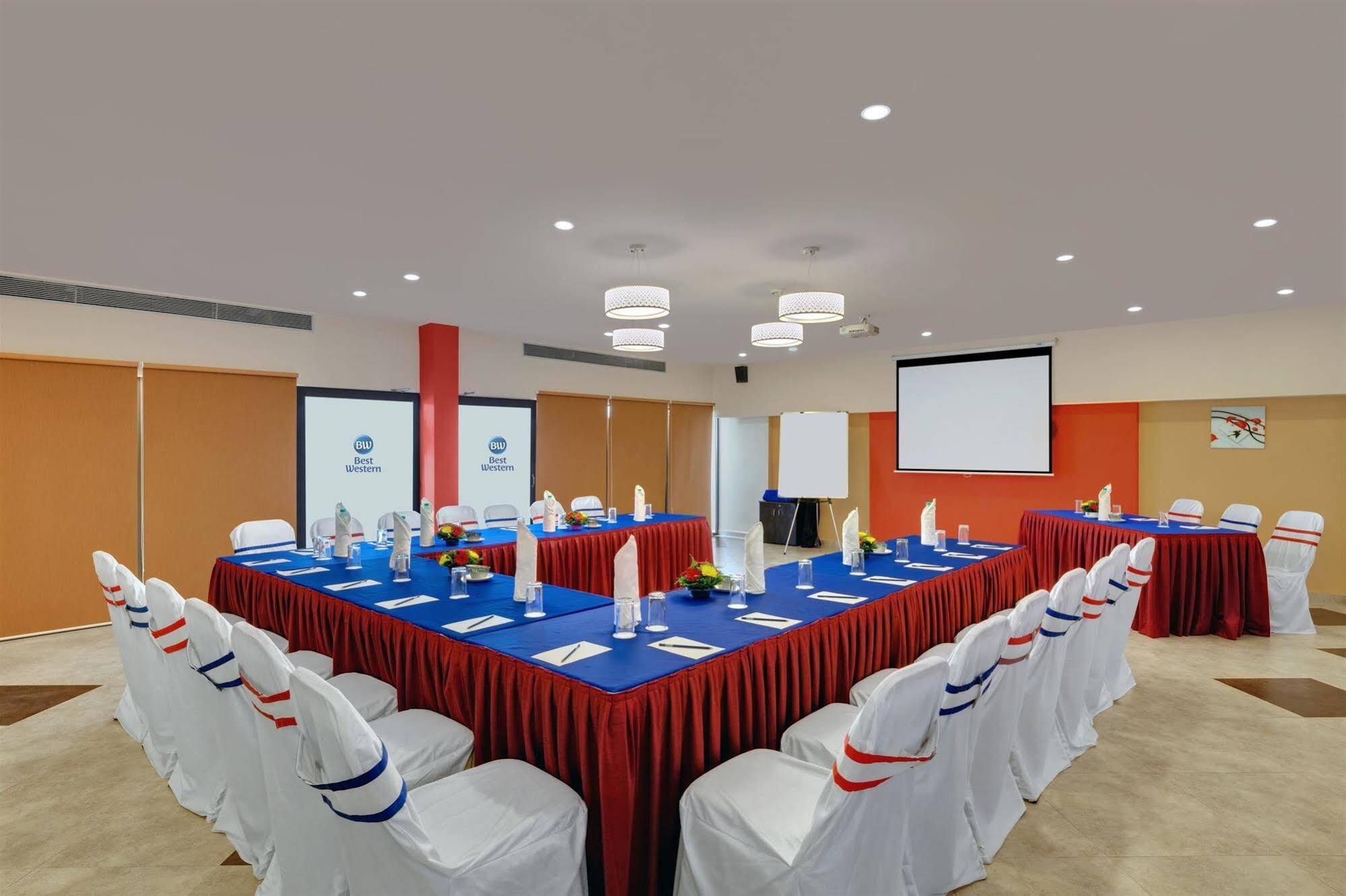 Best Western Alkapuri, Вадодара Екстериор снимка