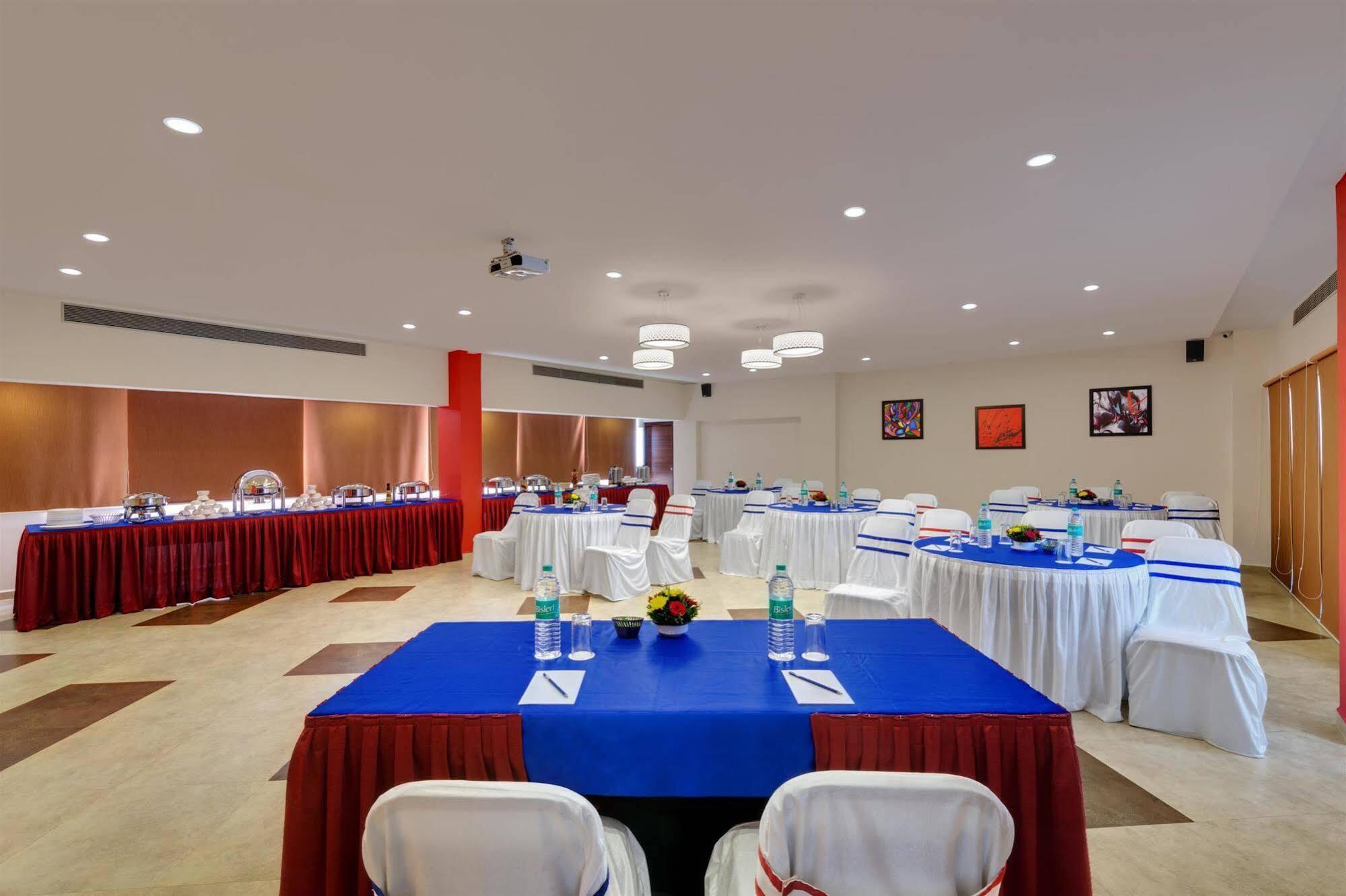 Best Western Alkapuri, Вадодара Екстериор снимка