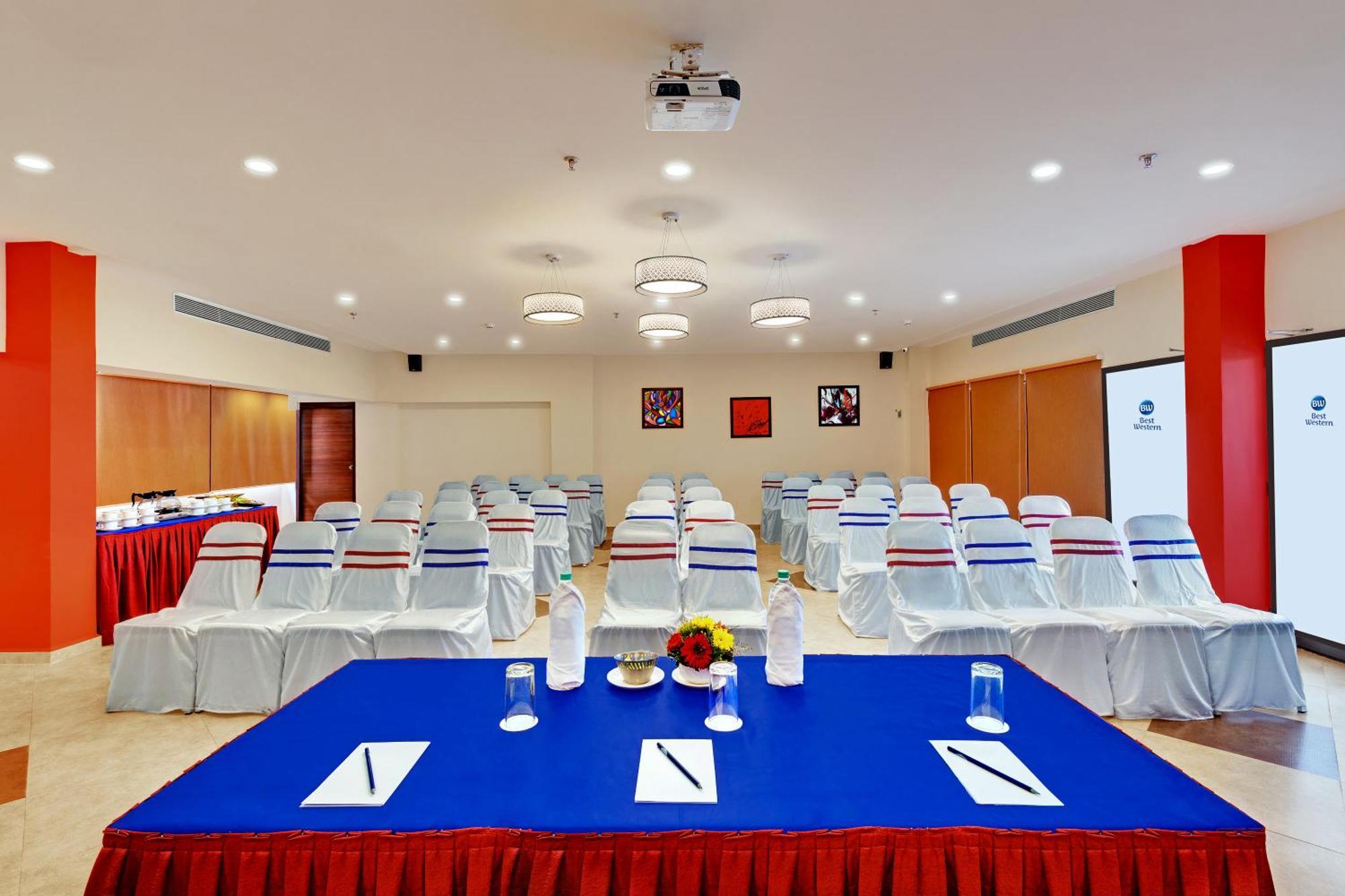 Best Western Alkapuri, Вадодара Екстериор снимка
