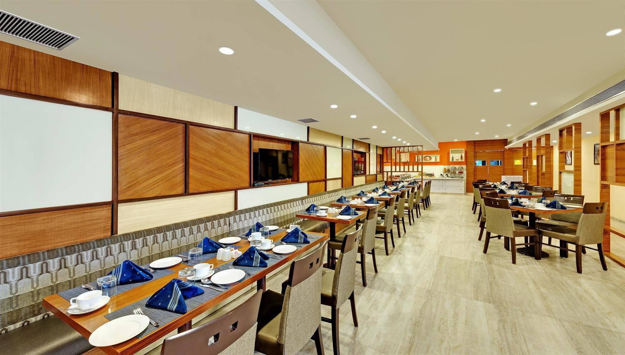 Best Western Alkapuri, Вадодара Екстериор снимка
