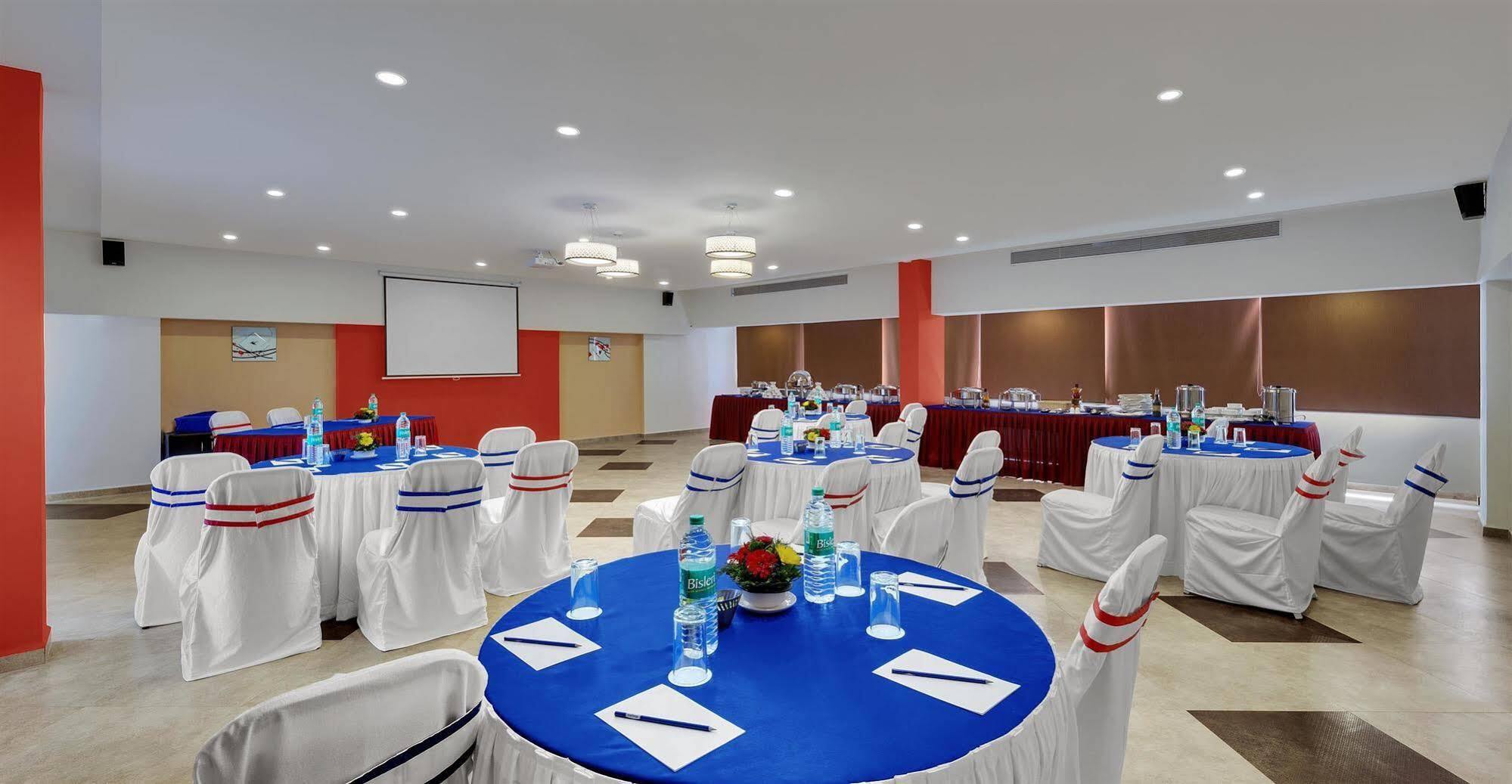 Best Western Alkapuri, Вадодара Екстериор снимка