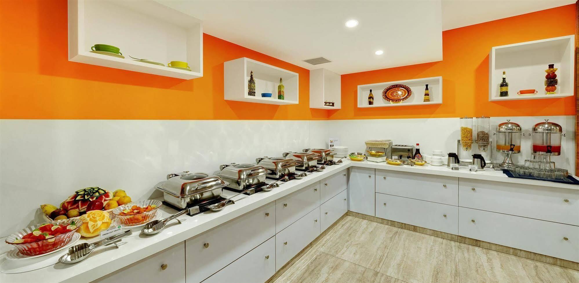 Best Western Alkapuri, Вадодара Екстериор снимка